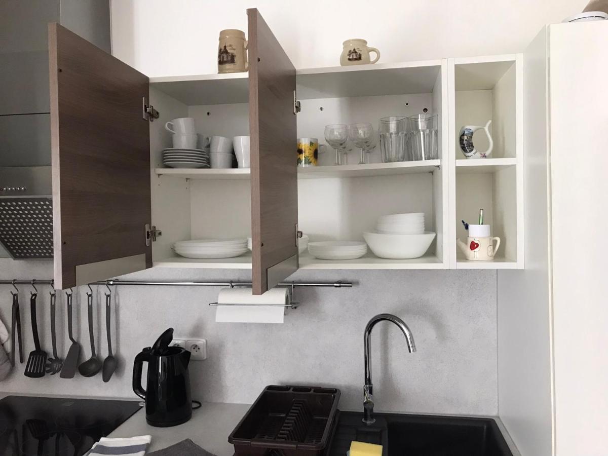 Prijemny Apartman Krovi V Rodinnem Domku Se Sdilenym Bazenem, Terasou A Zahradou Εξωτερικό φωτογραφία